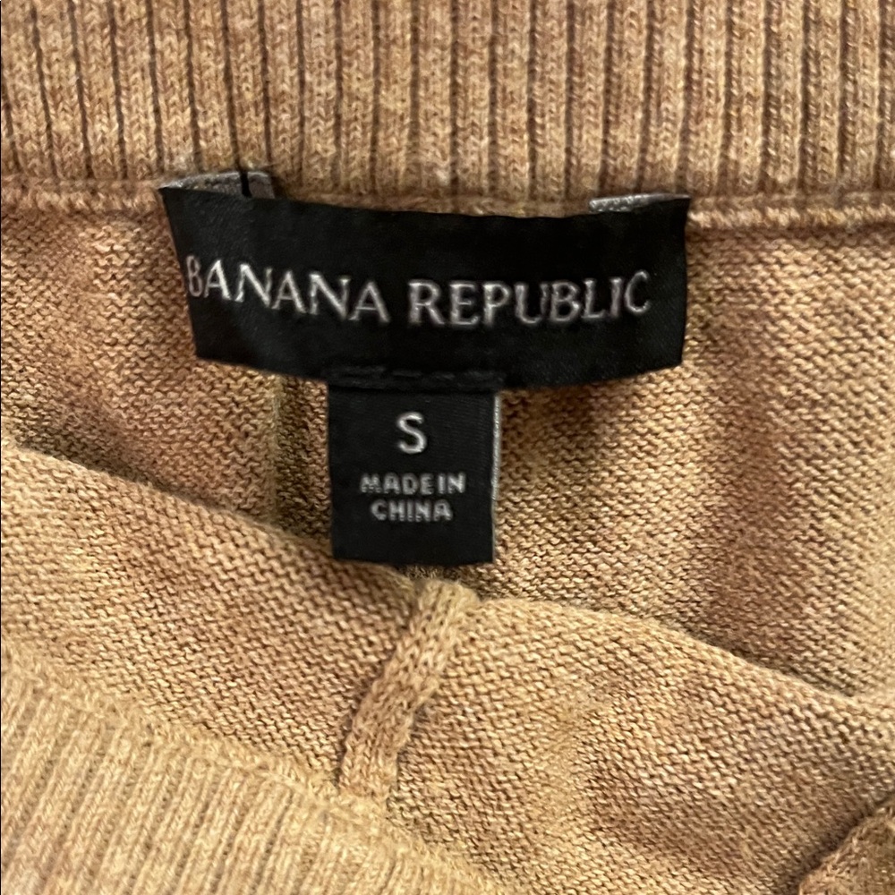 Banana Republic Tan Athletic Shorts - Picture 4 of 5